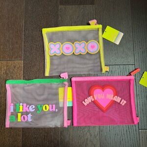 NWT Hello Crush Heart - Love - XOXO Mesh Pouches - Set of 3